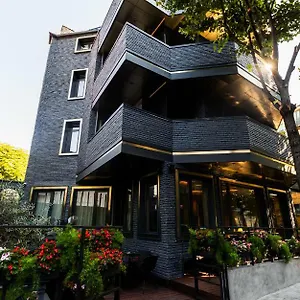 la-suite-boutique-hotel.hotels-in-tirana.com/