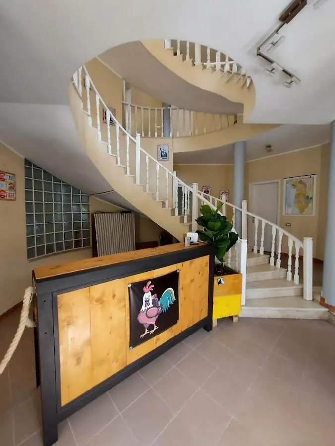 The Golden Rooster Hostel Τίρανα Αλβανία